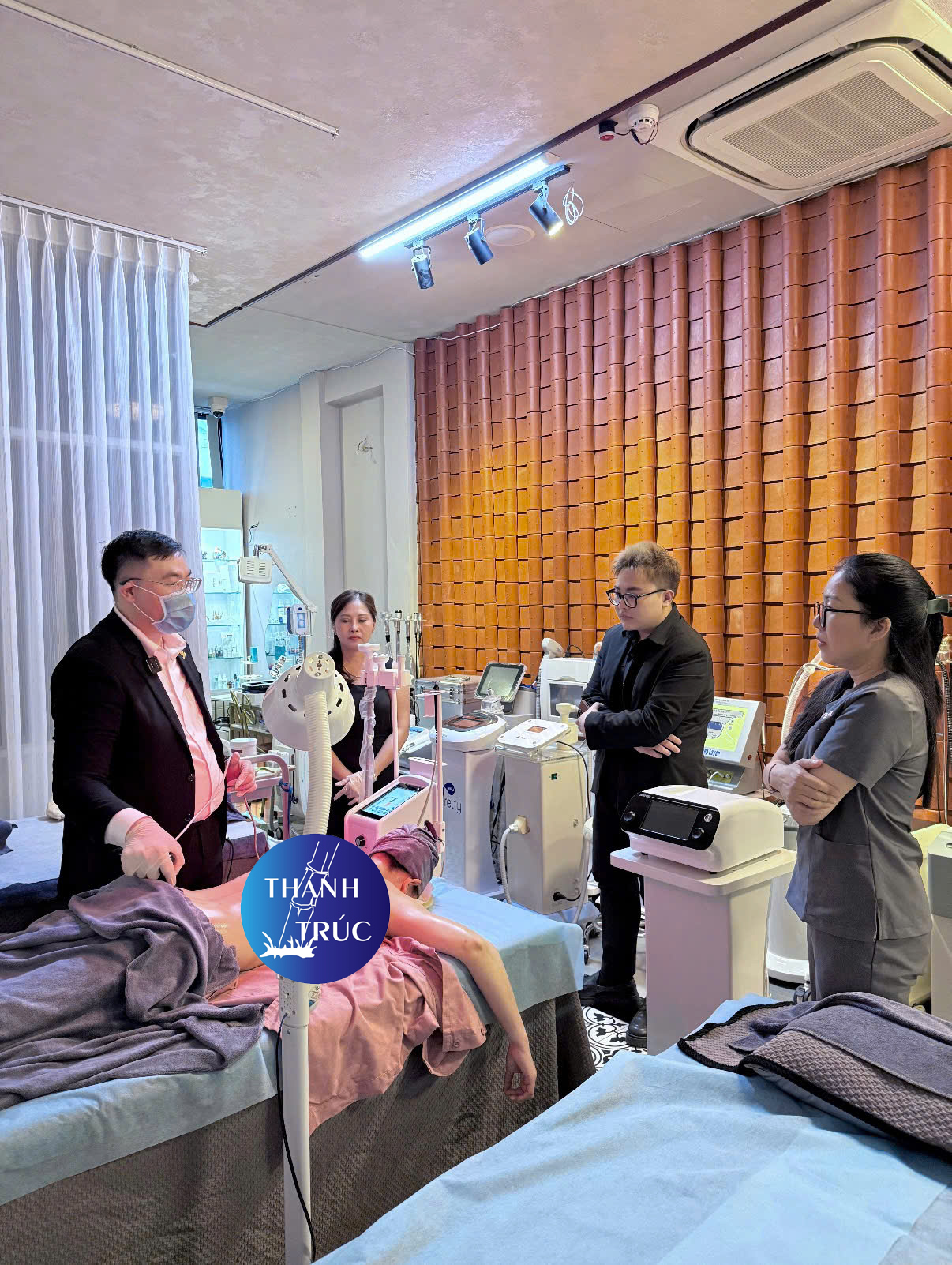 Nên đầu tư thiết bị thẩm mỹ spa như thế nào